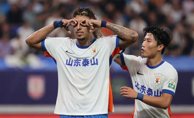 让球迷看到, 强首先退出 让球迷看到, 强首先退出